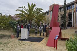 Intervención de José Ignacio Díaz de Rábago en la inauguración de su escultura "6+1". Facultad de Ciencias de la Educación y Psicología. Campus de Teatinos. Enero de 2022