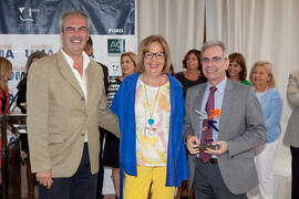 Julián Almaraz, Adelaida de la Calle y Carlos de las Heras en el homenaje de la Asociación de Antiguos Alumnos a los decanos y directores de centro de la UMA. Foro Alumni-UMA. Mayo de 2015