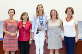 Foto de grupo. Clausura de la XIX edición del Curso Aula de Mayores de la Universidad de Málaga. Paraninfo. Junio de 2014