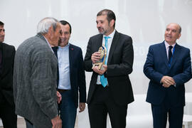 Entrega del premio CIMA 2017 a Francisco Contreras, "Súper Paco". Inauguración del 7º Congreso Internacional de Actividad Física Deportiva para Mayores. Escuela Técnica Superior de Ingeniería de Telecomunicaciones y de Informática. Noviembre de 2017