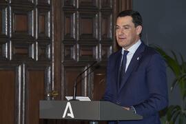 Juan Manuel Moreno Bonilla. Toma de posesión de D. Teodomiro López Navarrete como Rector de la Universidad de Málaga. Palacio de San Telmo, Sevilla. Febrero de 2024