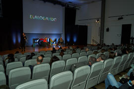 Cristina Mena "Dialogando" con Raquel Haro sobre "cómo convertir tus dramas en una bonita historia". Facultad de Psicología y Logopedia de la Universidad de Málaga. Febrero de 2022