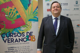 Javier García-Larrache en photocall. Curso "Radicalización violenta y terrorismo: desafíos contemporáneos a la seguridad". Cursos de Verano de la Universidad de Málaga. Málaga. Julio de 2018