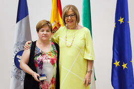 Retrato con la rectora en el homenaje a los jubilados y al personal que cumple 25 años de servicio en la UMA. Paraninfo. Mayo 2015
