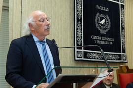 Francisco González Fajardo. Nombramiento de José Sánchez Maldonado como Alumno de Honor de la Facultad de Ciencias Económicas y Empresariales. Facultad de Ciencias Económicas y Empresariales. Diciembre de 2019