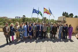 Foto de grupo tras la toma de posesión de nuevos Vicerrectores adjuntos y personal asesor del Rector de la Universidad de Málaga. Edificio del Rectorado. Abril de 2024
