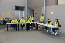 Entrega de acreditaciones y documentación. 7º Congreso Internacional de Actividad Física Deportiva para Mayores. Escuela Técnica Superior de Ingeniería de Telecomunicaciones y de Informática. Noviembre de 2017