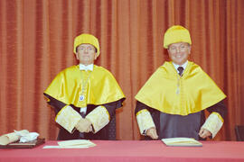 Investidura como Doctor "Honoris Causa" de D. Gonzalo Piedrola Angulo por la Universidad de Málaga. Paraninfo. Marzo de 2000