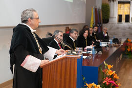 José Ángel Narváez en la imposición de la Medalla de Oro de la Universidad de Málaga a la Universidad de Granada. Paraninfo. Diciembre de 2016