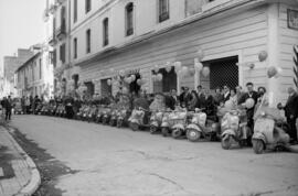 Club Vespa de Málaga. Vespas y globos. Diciembre de 1963