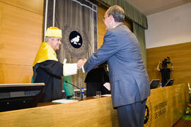 Imposición de la Medalla de Oro de la Universidad de Málaga a D. Antonio Díez de los Ríos. Rectorado. Junio de 2010