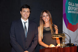 Presentadores de la gala del deporte de la Universidad de Málaga. Mayo de 2014