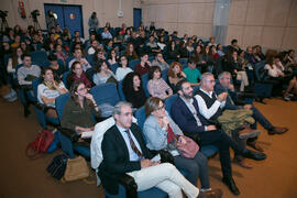 Asistentes a la conferencia "Dialogando", con Pere Estupinyà. Facultad de Ciencias. Octubre de 2018