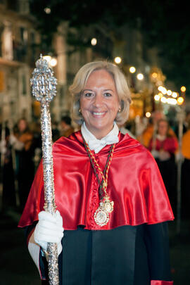 Representante de la Universidad de Málaga en el desfile procesional de la Hermandad de los Estudiantes. Abril de 2014