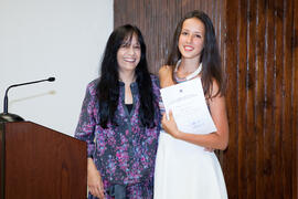 Josefa García con una alumna en su graduación. Centro Internacional de Español. Julio de 2014