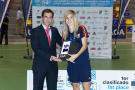 Premio a Mejor Jugadora para Ana Sevilla de España. Acto de clausura y entrega de medallas. 14º Campeonato del Mundo Universitario de Fútbol Sala 2014 (FUTSAL). Antequera. Julio de 2014