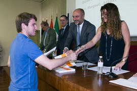 Entrega de mención especial. Facultad de Ciencias Económicas y Empresariales. Junio de 2018