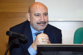 Nombramiento de D. Fernando Ocaña como Alumno de Honor de Facultad de Ciencias Económicas y Empresariales de la Universidad de Málaga. Rectorado. Marzo de 2009