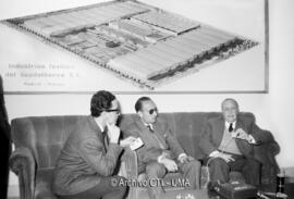 Rueda de prensa en la que interviene Raimundo Fernández Cuesta con motivo de la inauguración de las lndustrias Textiles del Guadalhorce, INTELHORCE. Málaga. Febrero de 1963