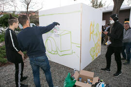 Demostración de arte callejero posterior a la inauguración de la sala de exposiciones "Espacio Cero" en el Contenedor Cultural. Campus de Teatinos. Abril de 2019