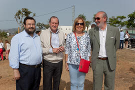 Foto de grupo en la incorporación de nuevos árboles al Bosque del Conocimiento. Campus de Teatinos. Mayo 2015