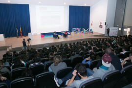 Conferencia "Dialogando", con Chema Alonso. Salón de actos de la E.T.S.I Informática y Telecomunicaciones. Abril de 2017