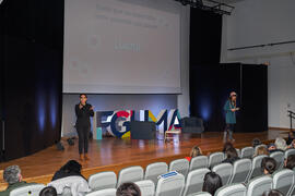 Conferencia "Dialogando" con Raquel Haro. Facultad de Psicología y Logopedia de la Universidad de Málaga. Febrero de 2022