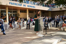 Discurso de la alumna Dina Akrouh. Homenaje a los sanitarios en la Facultad de Medicina de la Universidad de Málaga. Campus de Teatinos. Octubre de 2021