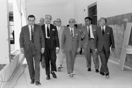 Autoridades visitan las obras de la Facultad de Ciencias Políticas, Económicas y Empresariales. Campus de El Ejido. Agosto de 1967