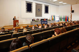 Intervención de Adelaida de la Calle. Homenaje al personal que cumple 25 años al servicio de la Universidad de Málaga y al personal jubilado. Paraninfo. Julio de 2013