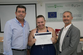 Entrega de diploma. Curso "Patrimonio y Turismo Cultural". Cursos de Verano de la Universidad de Málaga. Vélez Málaga. Julio de 2018