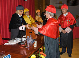 Investidura como Doctor "Honoris Causa" de D. Juan Antonio Carrillo Salcedo por la Universidad de Málaga. Salón de Actos de la Facultad de Derecho. Octubre de 2007
