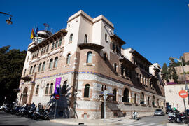 Edificio del Rectorado tras la restauración de su veleta. Málaga. Febrero de 2019