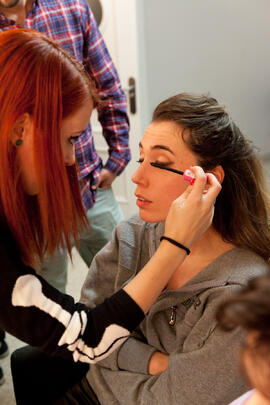 Sesión de maquillaje. Ensayos para la Gala Inaugural de la XXIV edición de Fancine de la Universidad de Málaga. Teatro Cervantes. Noviembre de 2014
