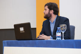 Moderador del debate electoral entre los candidatos a Rector de la Universidad de Málaga. Escuela Técnica Superior de Ingeniería Industrial. Noviembre de 2015