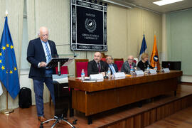 Intervención de Francisco González Fajardo. Nombramiento de José Sánchez Maldonado como Alumno de Honor de la Facultad de Ciencias Económicas y Empresariales. Facultad de Ciencias Económicas y Empresariales. Diciembre de 2019