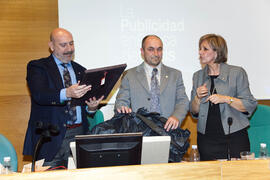 Nombramiento de D. Fernando Ocaña como Alumno de Honor de Facultad de Ciencias Económicas y Empresariales de la Universidad de Málaga. Rectorado. Marzo de 2009