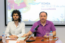 Manuel Ruiz presenta la conferencia de Rubén Pérez Trujillano. Curso "Un siglo de la Asamblea de Ronda". Cursos de Verano de la Universidad de Málaga. Ronda. Julio de 2018