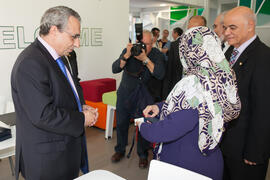 José Ángel Narváez y Hessa Al Otaiba en la inauguración de la Oficina de la Universidad de Sharjah, Emiratos Árabes. Jardín Botánico. Noviembre de 2015