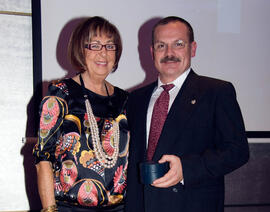 Cena de gala con motivo al homenaje para los jubilados y personal que cumple 25 años de servicio en la Universidad de Málaga. Hotel Barceló. Febrero de 2009