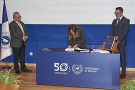 Toma de posesión de María del Mar Roldán García como profesora titular del Área de Lenguajes y Sistemas Informáticos de la Universidad de Málaga. Toma de posesión de nuevos catedráticos y profesores titulares de la Universidad de Málaga. Paraninfo. Noviembre de 2023