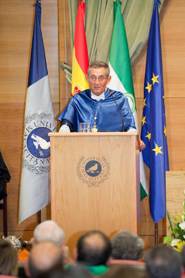 Miguel Delibes de Castro en su investidura como Doctor "Honoris Causa" por la Facultad de Ciencias de la Universidad de Málaga. Rectorado. Junio de 2014