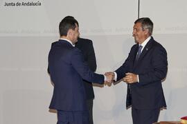Juan Manuel Moreno y Teodomiro López en su toma de posesión como Rector de la Universidad de Málaga. Palacio de San Telmo, Sevilla. Febrero de 2024