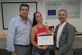 Entrega de diploma. Curso "Patrimonio y Turismo Cultural". Cursos de Verano de la Universidad de Málaga. Vélez Málaga. Julio de 2018