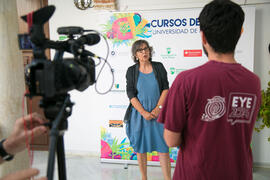 María Linarejos Cruz en photocall. Curso "Patrimonio y Turismo Cultural". Cursos de Verano de la Universidad de Málaga. Vélez Málaga. Julio de 2018