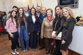 Foto de grupo tras la toma de posesión de Ana José Cisneros Ruiz como nueva decana de la Facultad de Ciencias Económicas y Empresariales de la Universidad de Málaga. Campus de El Ejido. Enero de 2025