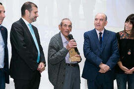 Entrega del premio CIMA 2017 a Francisco Contreras, "Súper Paco". Inauguración del 7º Congreso Internacional de Actividad Física Deportiva para Mayores. Escuela Técnica Superior de Ingeniería de Telecomunicaciones y de Informática. Noviembre de 2017