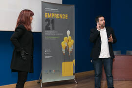 Representación previa a la conferencia de Josef Ajram. Seminario "Emprende 21". Paraninfo. Noviembre de 2017