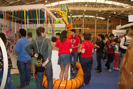 Estand de la Facultad de Bellas Artes. Jornadas de Puertas Abiertas de la Universidad de Málaga. Complejo Polideportivo Universitario. Abril de 2015