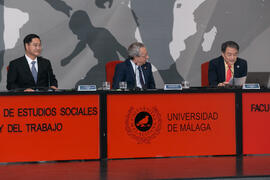 Intervención de Dong Sung Cho. Inauguración de la jornada de celebración del décimo Aniversario de la colaboración de la Universidad de Málaga y la Universidad Nacional de Incheon. Complejo de Estudios Sociales y Comercio. Octubre de 2019